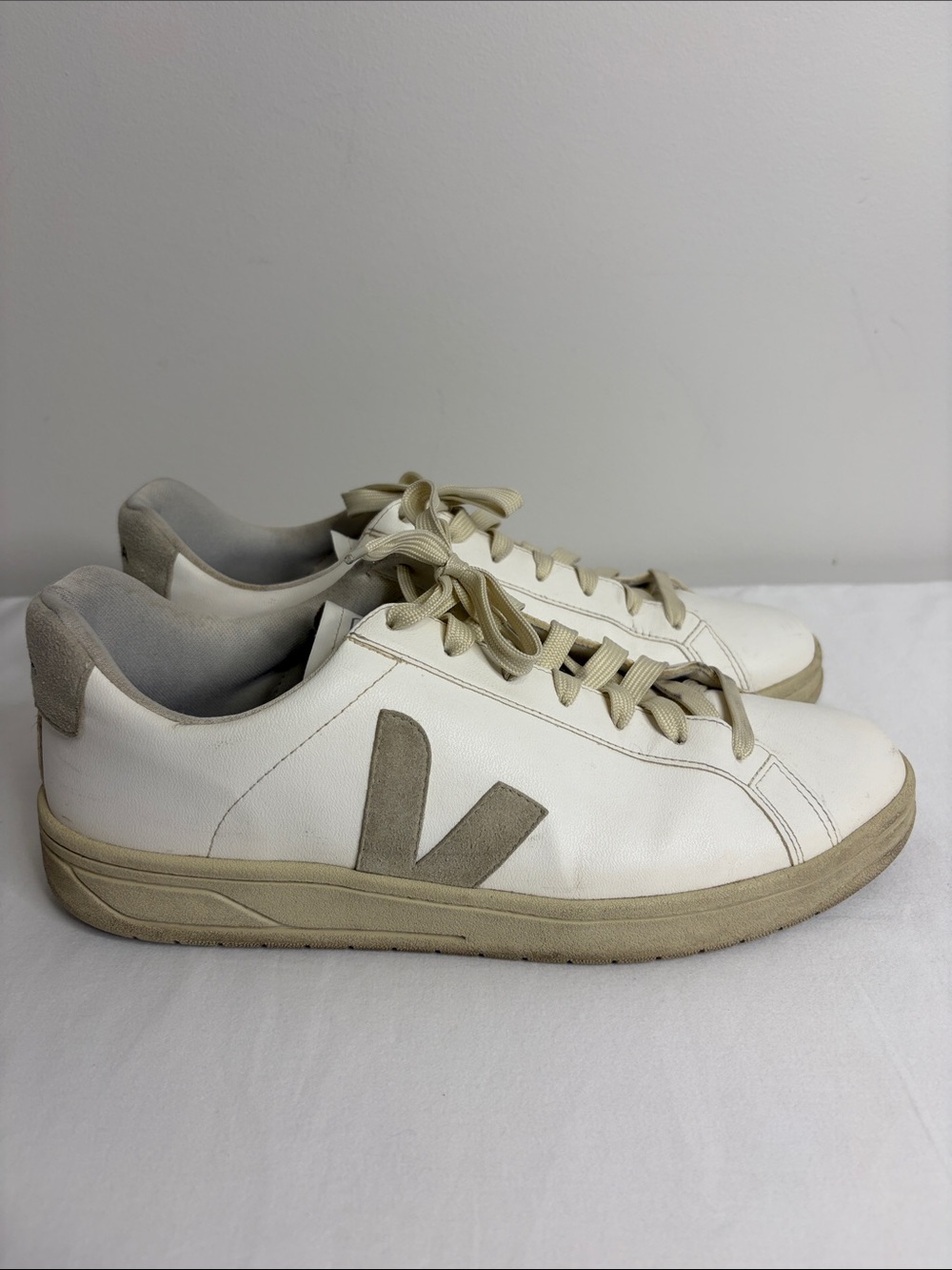 Veja Urca Sneakers Mens 12.5 White Vegan Leather Low Top Running Shoes
